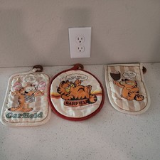 Vintage 1978 Garfield You are What you Eat Davis Oven Potholder Retro set of 3 picture