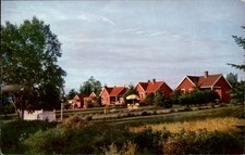Rangeley Maine Hillside Cottages c1950-60s Vintage Postcard picture