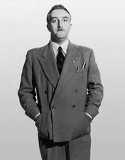British comic actor Peter Sellers as shop steward Fred Kite Boulti- Old Photo picture