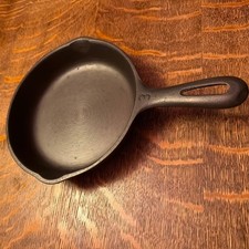 Wagner Unmarked 6 1/2 inch #3 Cast Iron Skillet picture