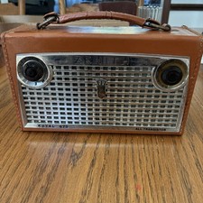 Vintage Zenith Royal 675LG Portable Transistor Radio Tested  picture