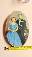 Vintage 1953 Queen Elizabeth II Coronation Souvenir Tin Box Carr & Co England picture