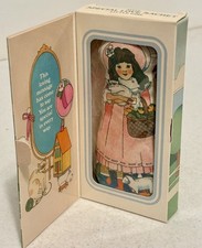 Vintage 1985 80s AVON Little Girl SPECIAL LOVE SACHET with box picture