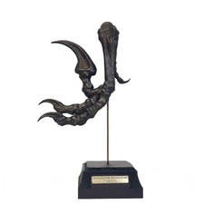 Velociraptor, Raptor Claw – Fossil, Raptor, Claw, Museum-Quality. picture