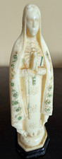 VINTAGE PRAYING VIRGIN MARY FIGURINE. Plastic? 3.75
