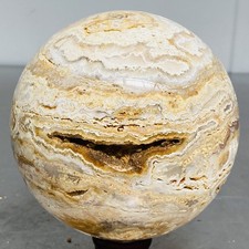 Natural thousand-layer agate crystal ball healing 2100G (4.62LB) picture