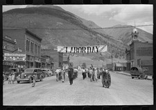 Photo:Silverton Colorado Labor Day Parade Band Clowns 1940 picture