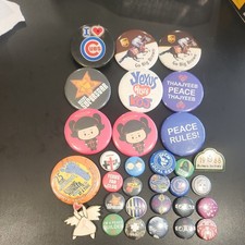Vintage & Collectible Pinback Button Lot (31 Pockets/Pins) – Pop Culture, Sports picture