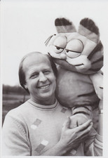 1986 Press Photo Cartoonist Jim Davis with his Creation