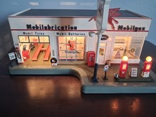 DANBURY MINT 1950'S MOBIL GAS LIGHTED GARAGE SERVICE STATION W/CLOCK picture