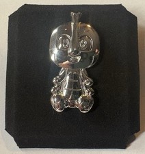 VeeFriends Treasure Chest Balanced Beetle Silver Pin Limited /55 Garyvee picture