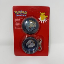 VTG Pikachu Meowth Butterfree Togepi Pokemon Tin Dangle Set Keychain 1999 Sealed picture