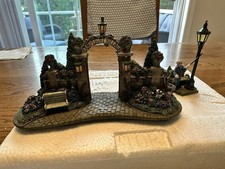 Hawthorne Village: “Lamplight Village Gate” - Complete Set picture