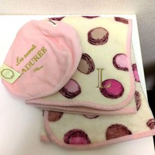 Les secrets LADUREE blanket & case set picture
