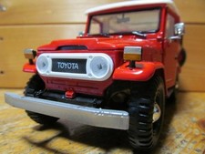 Motormax 1/24 Toyota Land Cruiser FJ40 Red Diecast Model Car Rare picture