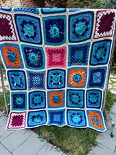 VTG BLUE&WHITE PINK RED GRANNY SQUARES FLORAL 3D CROCHET AFGAN THROW BLANKET picture
