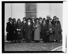 Photo:Club women,11/23,November 1923 picture