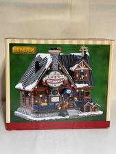 LEMAX Alpine Lodge Pet Retreat #75255, Popcorn Vendor And Villager’s Lot picture
