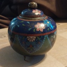 ANTIQUE JAPANESE MEIJI CLOISONNE KORO LIDDED INCENSE BURNER ADVENTUINE ENAMEL picture