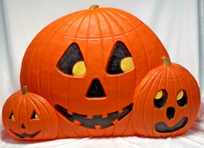 VTG Union Products Featherstone Halloween Pumpkin Trio 20”x29” Blow Mold picture
