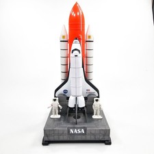 NASA Space Shuttle Endeavour Launch Pad Playset 2 Astronauts Opening Payload Bay picture