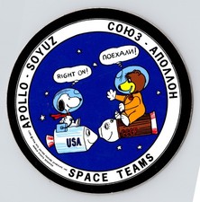 Vintage c1974 USA / USSR Snoopy Space Teams Apollo Soyuz Decal Sticker 3