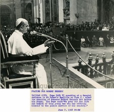 Pope Paul VI speaking in St. Peter's vintage photo picture