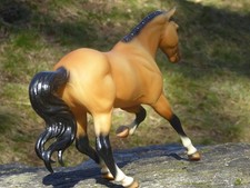 Breyer Gem Twist First Competitor 1996 LE Buckskin picture