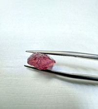 Sapphire *rare* salmon pink clean   faceting rough gemstone Tanzania 3.04 carats picture