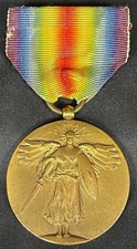 Original WWI U.S. Victory Medal Militaria with Rainbow Ribbon picture