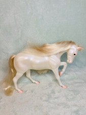 Breyer - 1995 White Pearlescent 9”x6” Horse With Long Brushable Mane & Tail picture