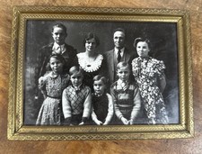 1939 Metal Gold Framed Black & White Family Picture Photo Home Decor 7”x5” picture
