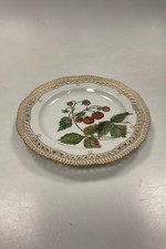 Royal Copenhagen Privat Malet Flora Danica Frugttallerken No. 3554 picture