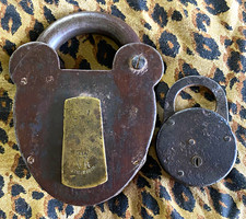 VTG ANTIQUE lot of 2 Padlocks NO KEYS Large “Heart” Shaped and Small Round picture