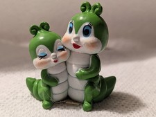 1989 YDC Hugging Green Caterpillars Figurine 11988 TX Kitsch Anthropomorphic picture