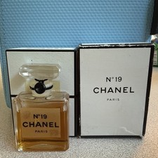 Vintage mini Chanel No 19 perfume bottle rare Pure Perfume Extrait With Boxes picture