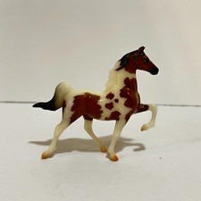 Breyer 2018 Stablemates Club Raleigh #712248 Light Bay Tobiano Standardbred picture
