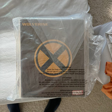 Mezco One:12 Collective Wolverine – Brown Suit Brand New picture