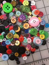 Craft Sewing Buttons Lot 200 Various Sizes Types Colors Vintage/new picture
