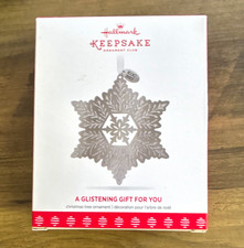 2017 Hallmark Keepsake Ornament A Glistening Gift for You - member exclusive picture