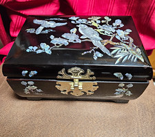 Korean Najeonchilgi (mother-of-pearl lacquerware) jewelry box Vintage picture