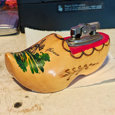 Vintage Dutch Wooden Shoe Table Lighter Hand Painted Holland Motif Brown Red 6