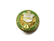 Vintage BCC Safe Driver Award 1 Year Pinback Green Gold Enamel Winged Lapel Pin picture