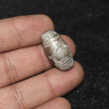 Antique Old Tibetan Himalayan Etched Agate Stone Dzi Bead in good Condition picture