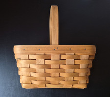 EUC 2002 LONGABERGER CLASSIC SPRING BASKET w/Stationary Handle picture