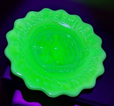 Joe St. Clair Uranium Glass Festival Elwood Indiana 1976 Collector Plate picture