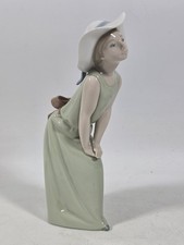 Lladro Porcelain Figurine #5009 Curious Girl W/ Straw Hat 9
