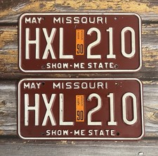 1990 Missouri Automobile License Plate Matched Pair / Set HXL 210 picture