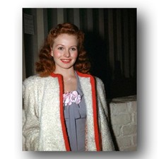 Jeanne Crain Photo 8x10 1946 Candid Portrait Smiling Image picture