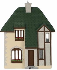 Hallmark Noble Tudor Nostalgic Houses Shops Series 36 Keepsake Ornament 2019 picture